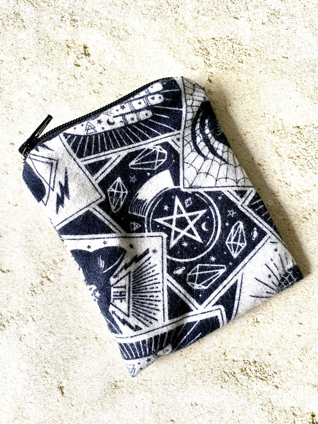 Witchy Mojo Bag – Flannel Crystal Pouch for Runes, Pendulums & Witchy Accessories
