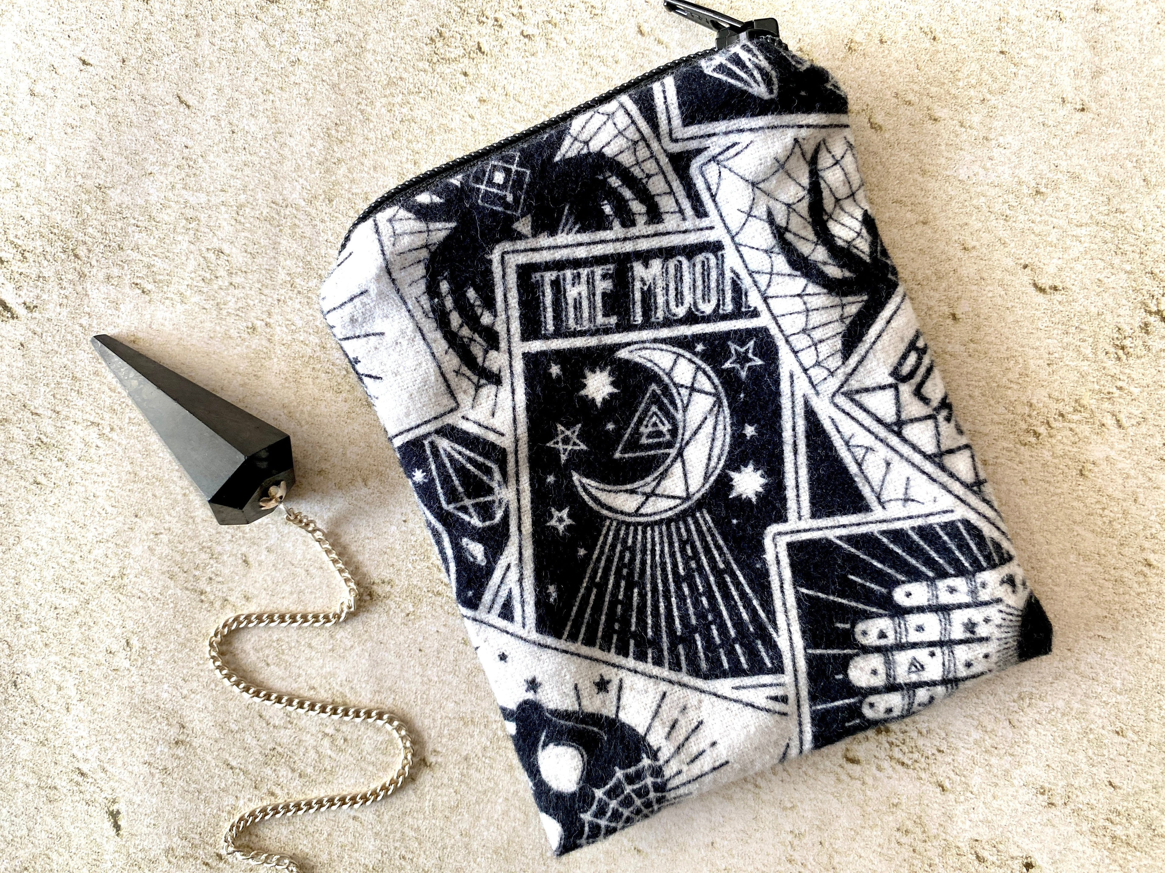 Witchy Mojo Bag – Flannel Crystal Pouch for Runes, Pendulums & Witchy Accessories
